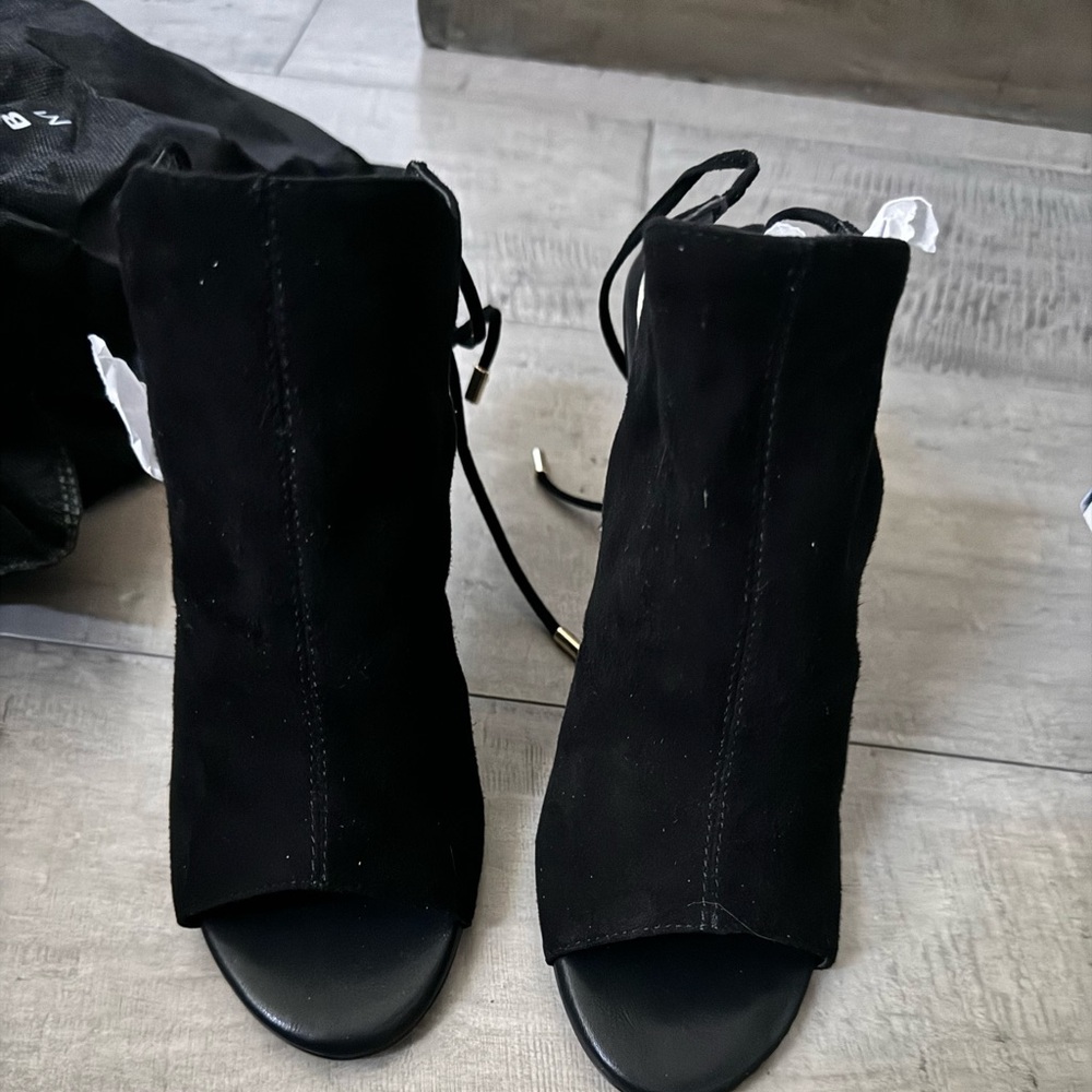 White House Black Market “ISLA” Open Toe Shootie - Picture 2 of 9